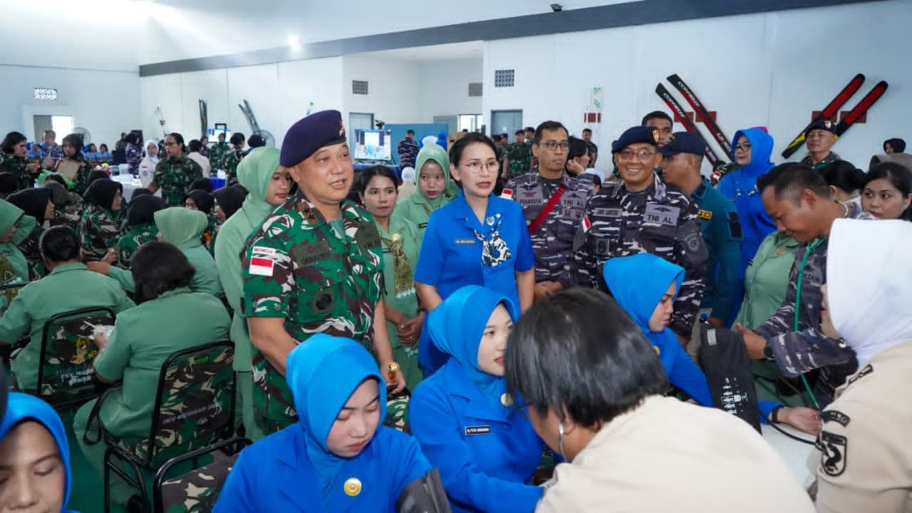 Dankodaeral lX Tinjau Pelaksanaan Donor Darah Serentak dan HUT ke-62 Dharma Pertiwi 2026 Daerah Q