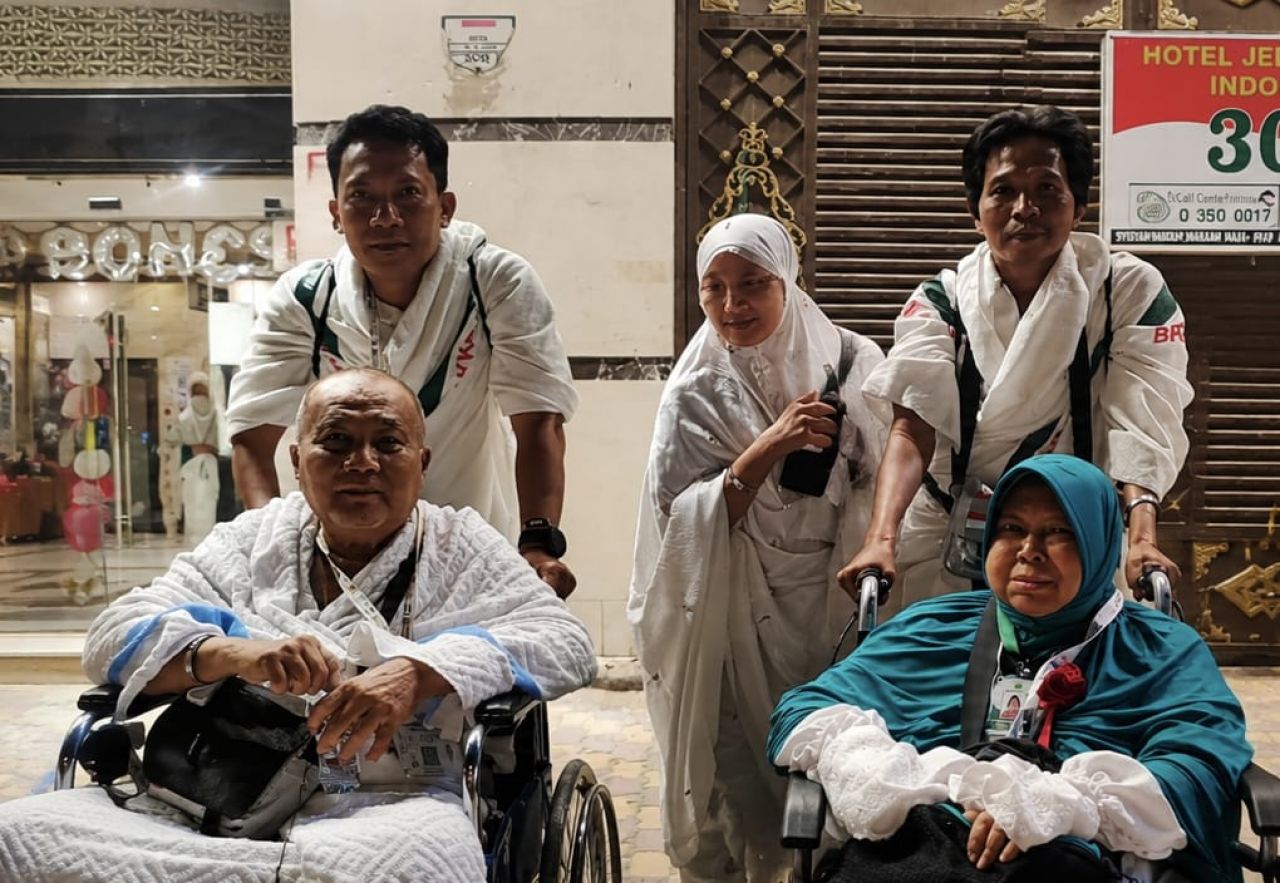 KBIH Bryan Makkah Fasilitasi Jamaah Lansia dan Kursi Roda Saat Umroh di Masjidil Haram