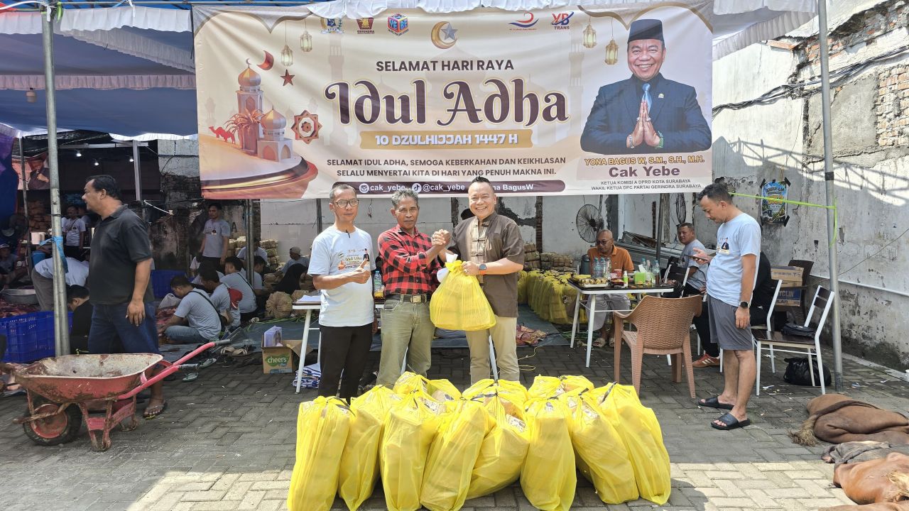 Idul Adha Penuh Kepedulian, Cak Yebe Salurkan Puluhan Hewan Kurban untuk Warga Surabaya