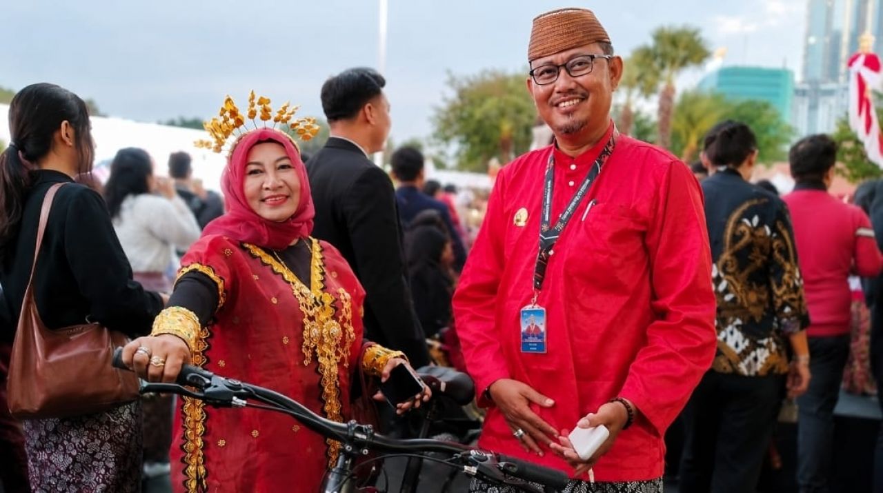RH. Mohammad Ali Zaini: Ketua FPK Jatim Apresiasi Juara I Busana Adat Grahadi, Bukti Pembauran Kebangsaan