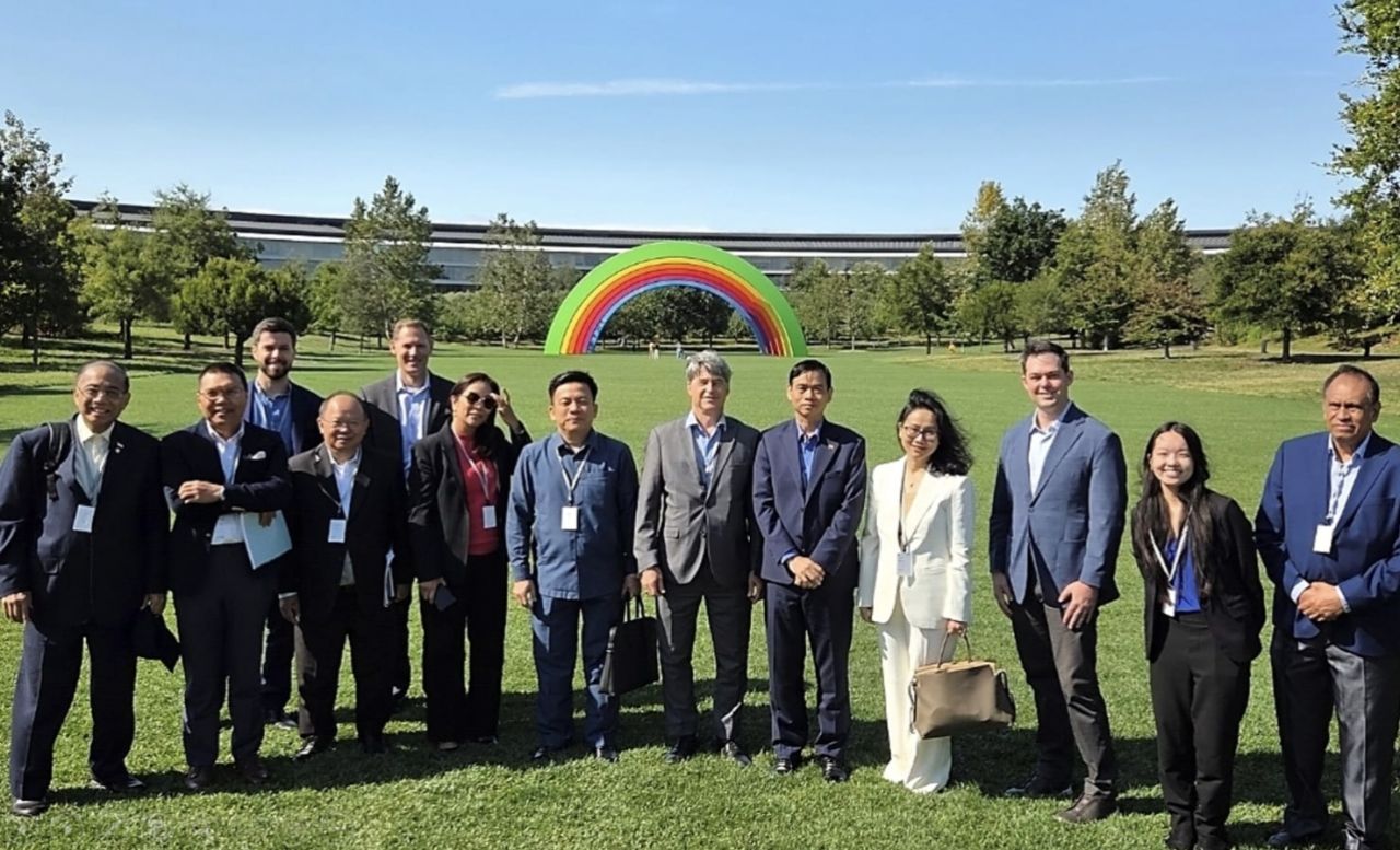 Dari Silicon Valley ke Indonesia: Apple, Talenta Digital, dan Peluang Investasi Baru