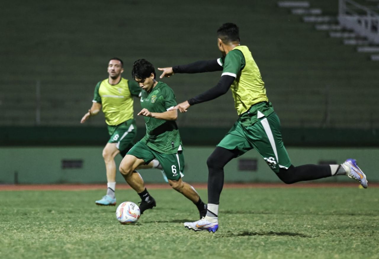 Persebaya Dituntut Bangkit, Madura United Datang Memburu Poin
