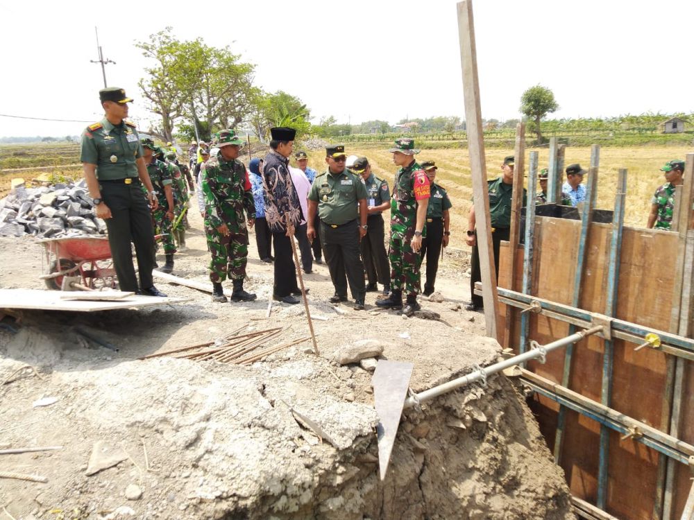 Wasev Aslog Kasad Kunjungi TMMD ke -106 Kodim 0816 Sidoarjo