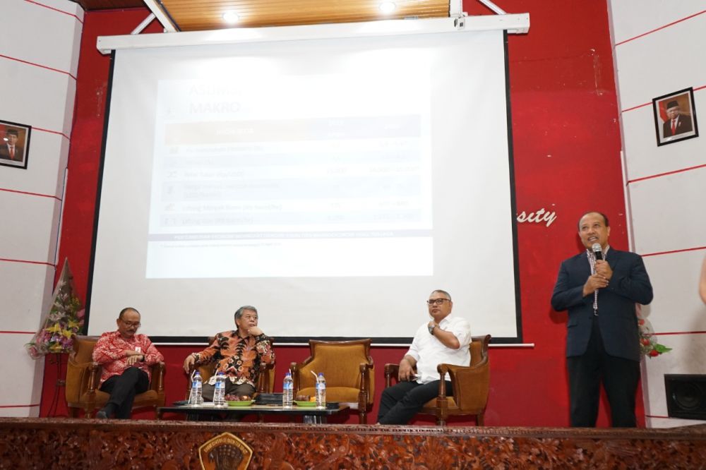 Jadi Narsum LKTIN, Jamhadi Motivasi Mahasiswa Hadapi Era Digital