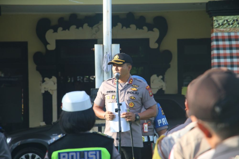 Kapolres Berikan Arahan  Personil  Pengamanan  Gapura  Agung III