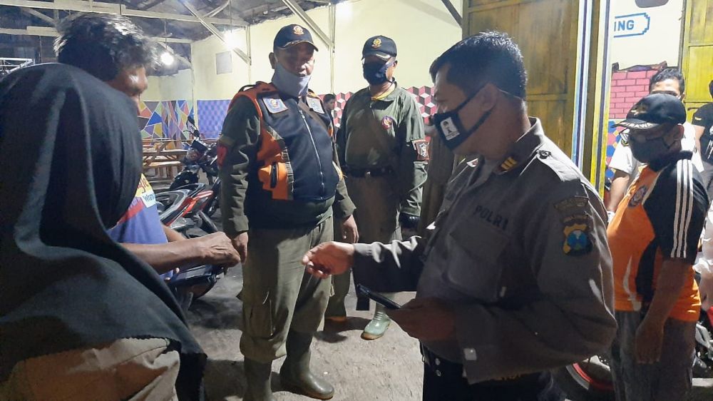 Langgar Jam Malam, 7 Orang Pengunjung Warkop Digelandang Polisi 
