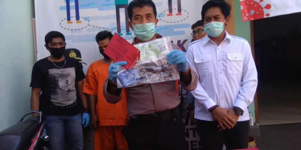 Polsek Asemrowo Surabaya Bekuk Dua Orang Penjambret 