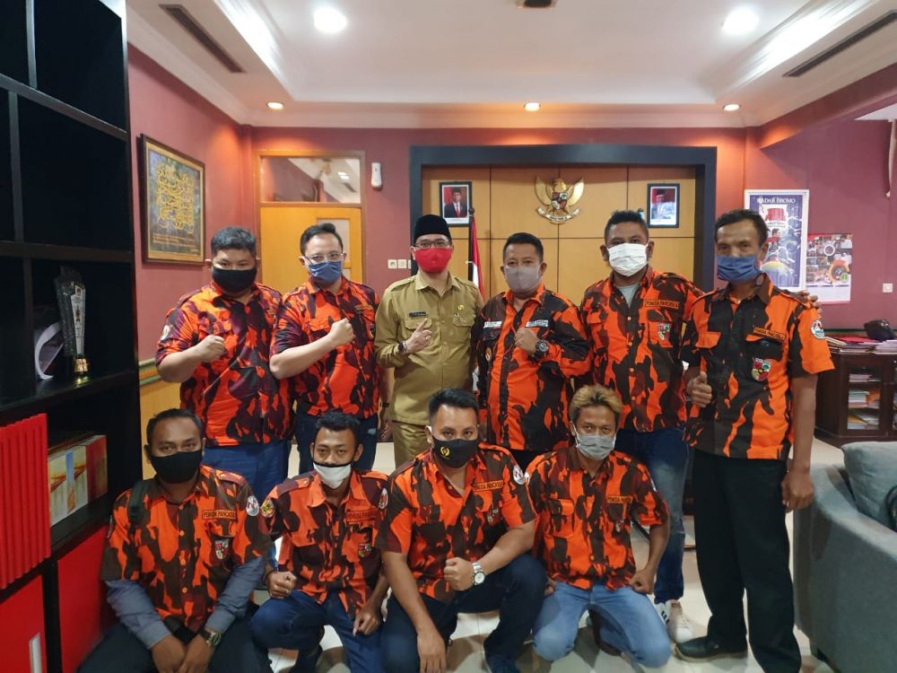 Pengurus dan Fungsionaris MPC Pemuda Pancasila Kota Pasuruan bersama Walikota Pasuruan