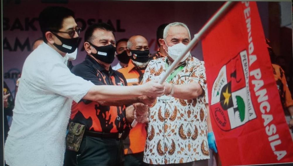 Kanan: Arsjad Rasjid Presdir Indika Energy, Tengah: Japto S Soerjosoemarno Ketua Umum MPN Pemuda Pancasila, Kiri: Isran Noor Gubernur Kalimantan Timur