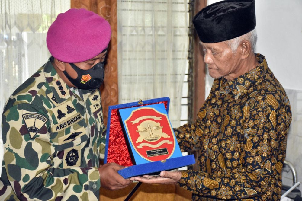 Sambut HUT Ke 75 Korps Marinir, Danmenart 2 Marinir Lakukan Anjangsana