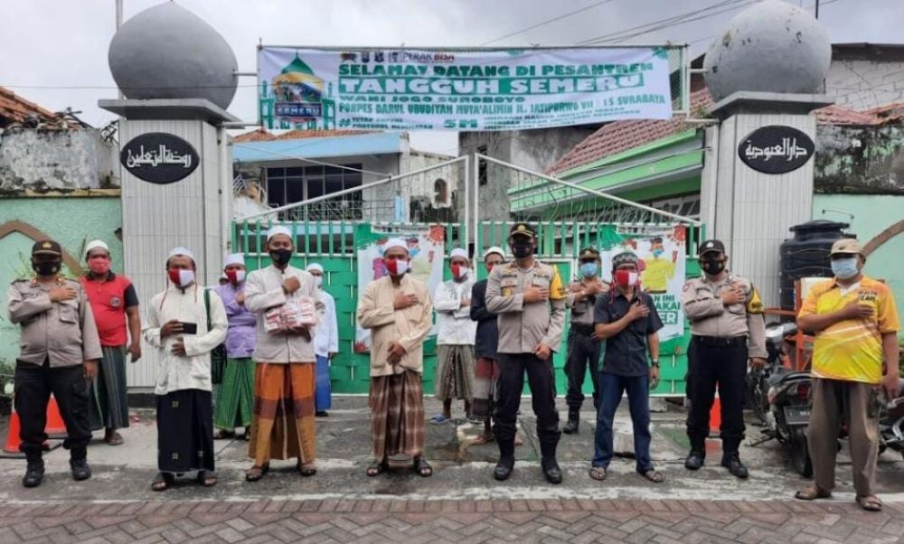 Kompol Aryanto Agus Wujudkan Program Gerakan Santri Bermasker