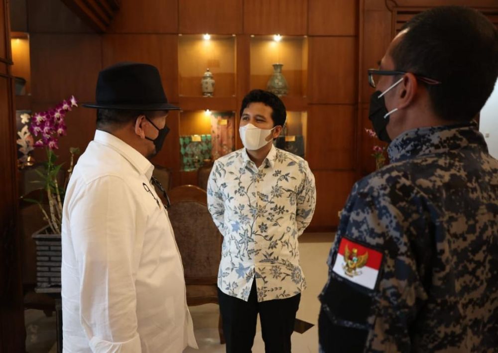Ketua DPD RI AA LaNyalla Mahmud Mattalitti tiba di Bandara Juanda, Surabaya dan disambut Wakil Gubernur Jawa Timur Emil Dardak saat kunjungan kerja di Surabaya beberapa waktu lalu