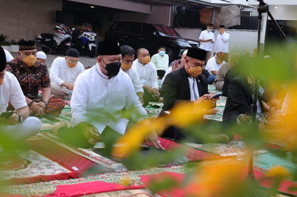 Ketua DPD RI Ikut Imbauan Pemerintah, Sholat Idul Fitri di Rumah 