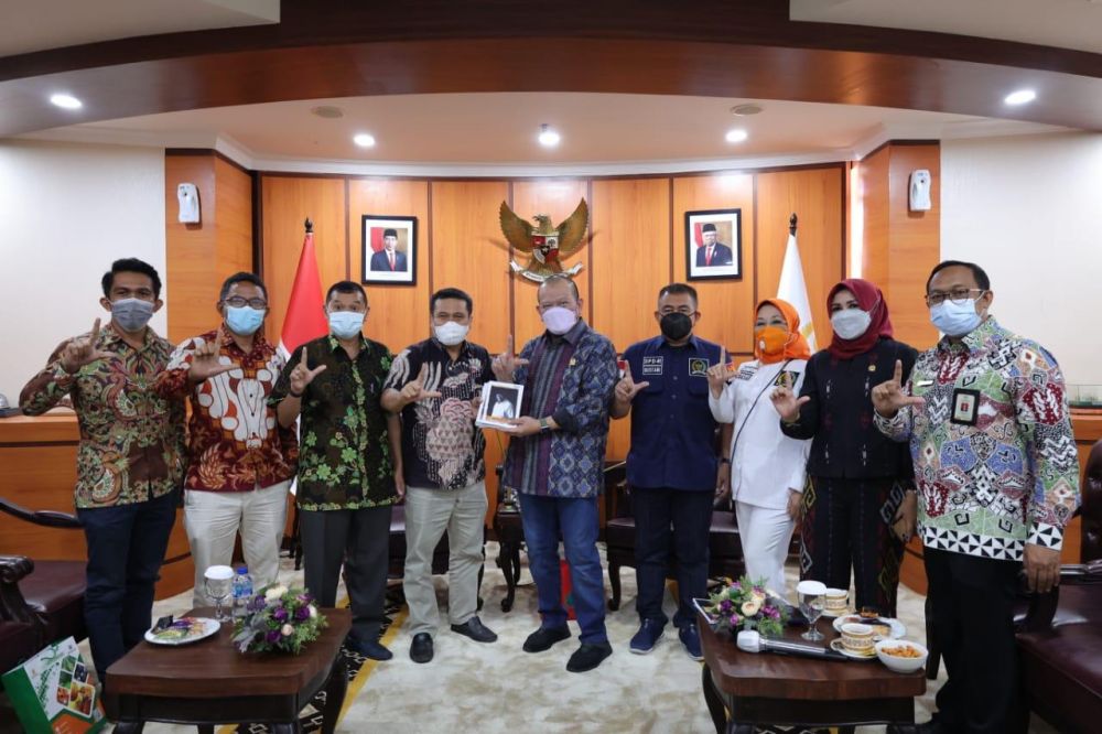 Ketua DPD RI Dicurhati Petani Sawit 