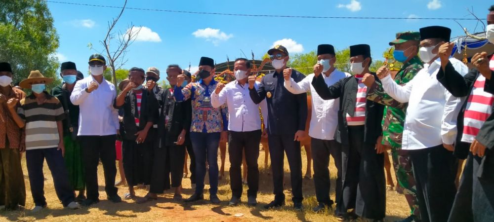 Wabub Sampang H.Abdullah Hidayat Resmikan Pasar Hewan Batu Putih 
