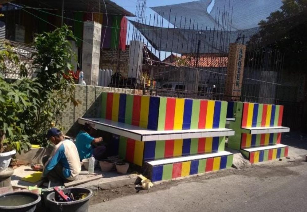 Warga Keluhakan Bangunan Toko Diatas Trotoar Jalan