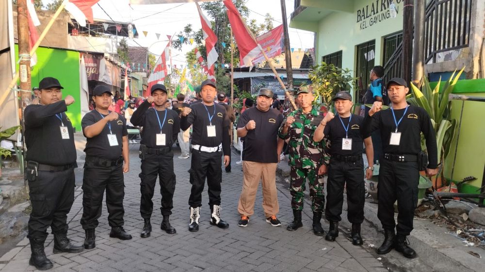 Yayasan Semilir Angin Surabaya Bersama Ratusan Warga Peringati HUT RI ke-78