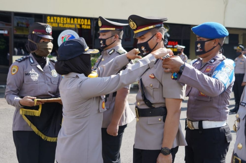 Kapolres Pelabuhan Tanjung Perak Pimpin Serah Terima Jabatan Dua Kasat