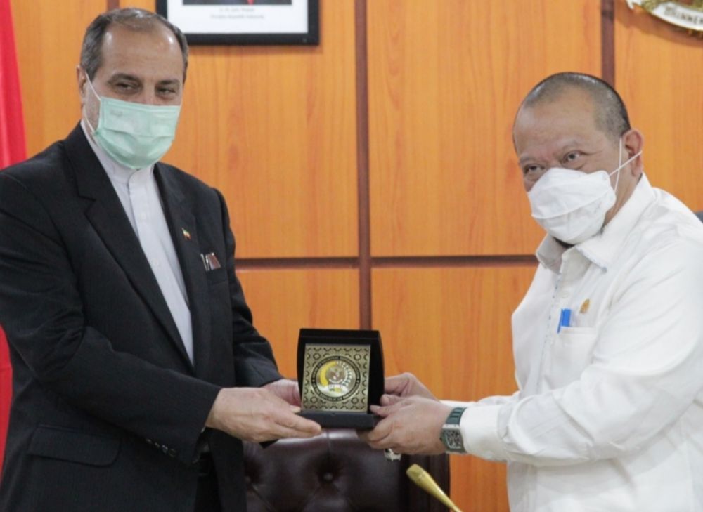 Ketua DPD RI AA LaNyalla Mahmud Mattalitti Bersama Duta Besar Republik Islam Iran Mohammad Khoush Heikal Azad