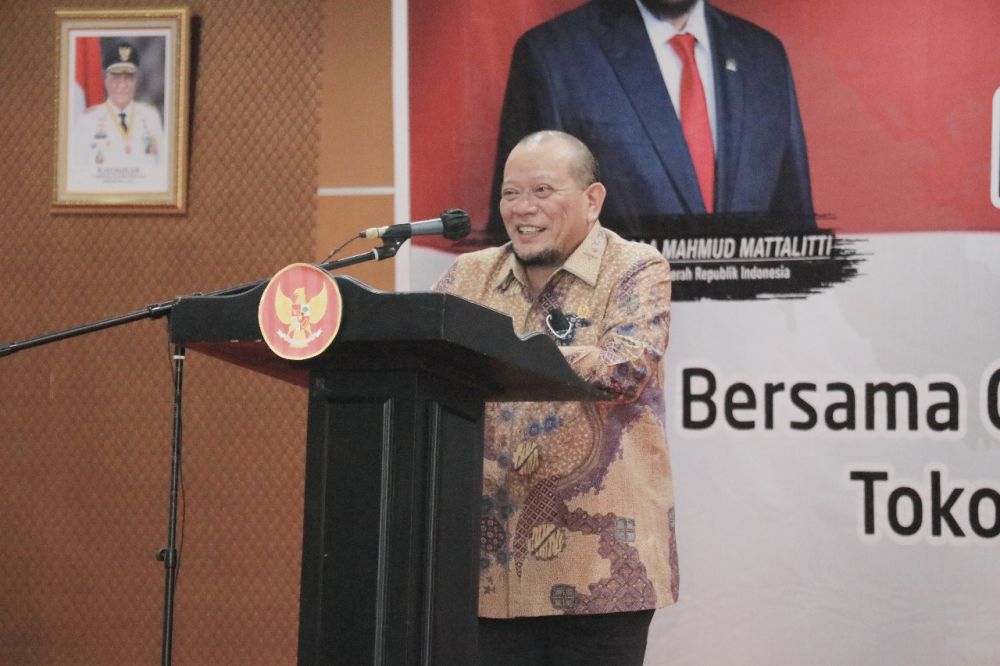 Ketua DPD RI: Salurkan Bansos Ke Suku Terpencil Adalah Bukti Keadilan