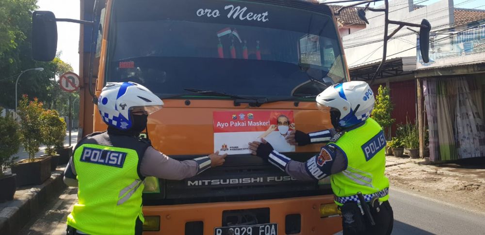 AKP Yudiyono Giat Berikan Himbauan Prokes Terhadap Pengendara