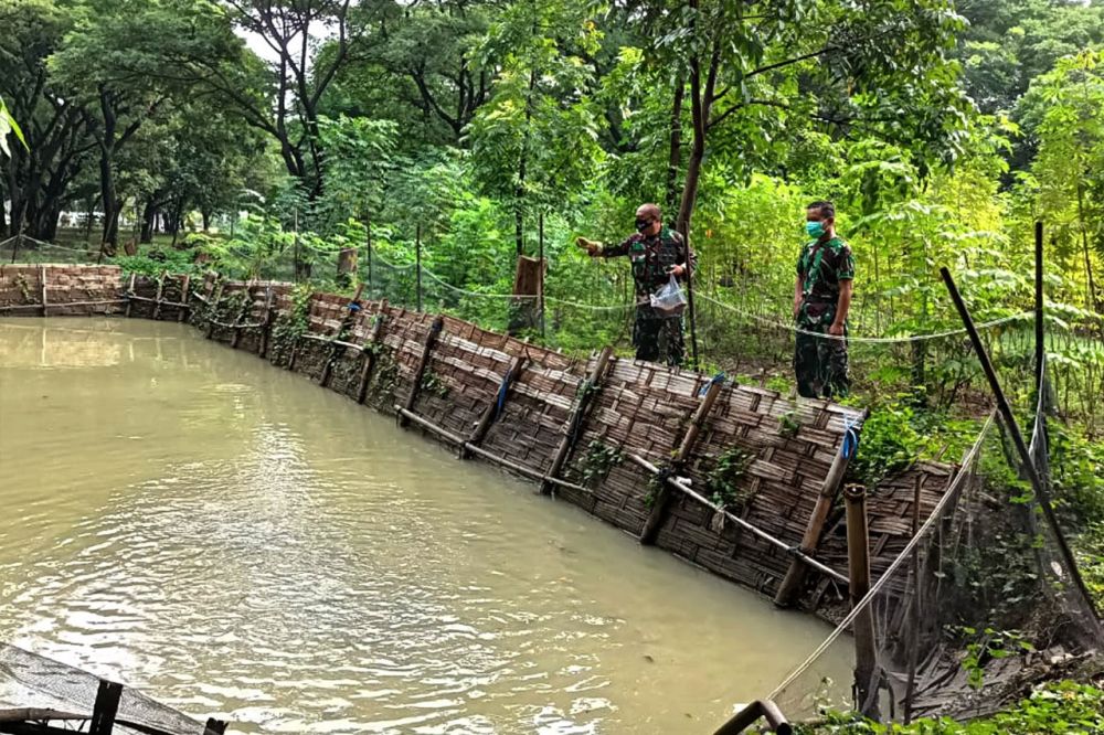 YONHOW 2 MAR LAKSANAKAN PERAWATAN DAN PEMELIHARAAN KETAHANAN PANGAN