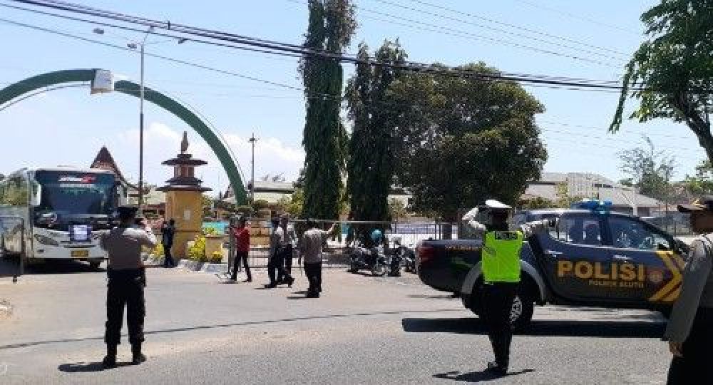 Amankan Pilkades Serentak, Terjunkan 10.000 Pasukan TNI - Polri