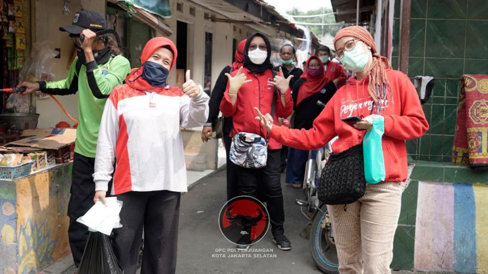 Tidak kurang dari 10 kecamatan di wilayah Jaksel, seperti Pancoran, Tebet, Jagakarsa, Pasar Minggu, Mampang Prapatan, Keb Lama, Keb Baru, Pesanggrahan, Cilandak dan Setia Budi pun tak luput dari pemberian bantuan oleh DPC PDIP Jaksel.