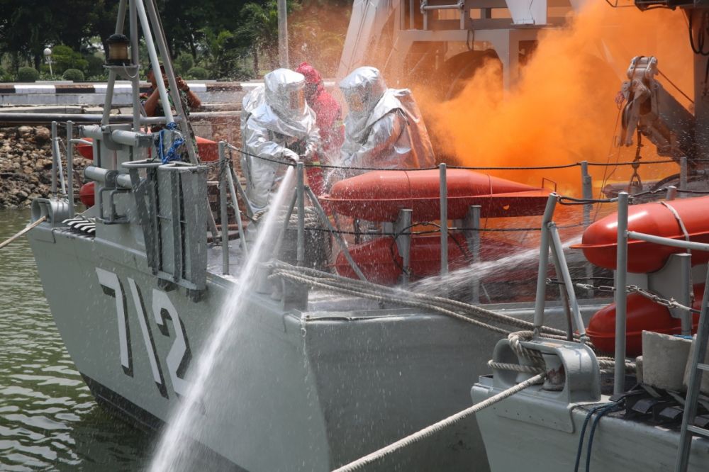 Satuan Kapal Ranjau Koarmada II Latihan Ektra Menghadapi Bulan Trisila